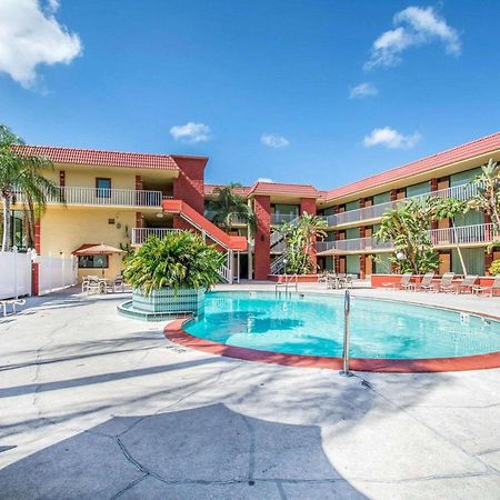 Quality Inn & Suites At Tropicana Field St. Petersburg Luaran gambar