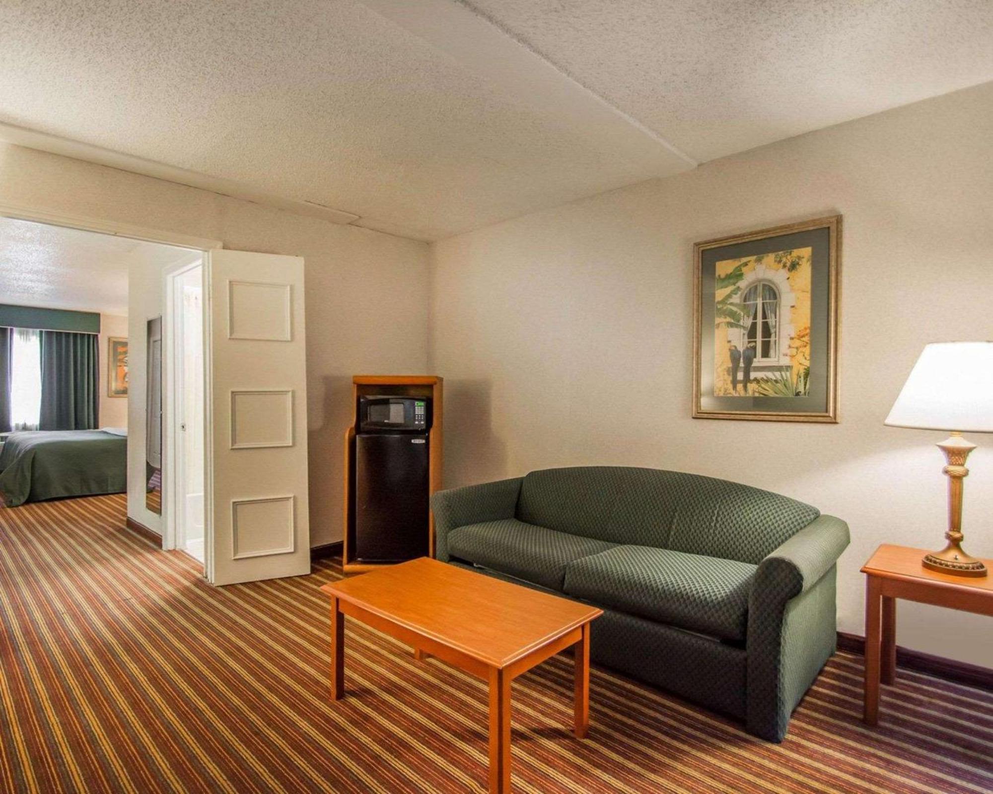 Quality Inn & Suites At Tropicana Field St. Petersburg Luaran gambar