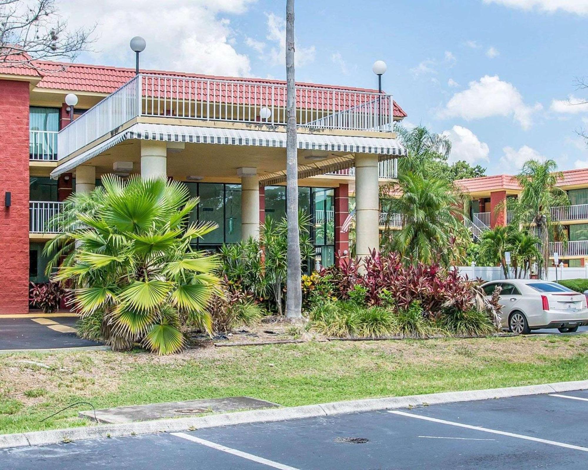 Quality Inn & Suites At Tropicana Field St. Petersburg Luaran gambar