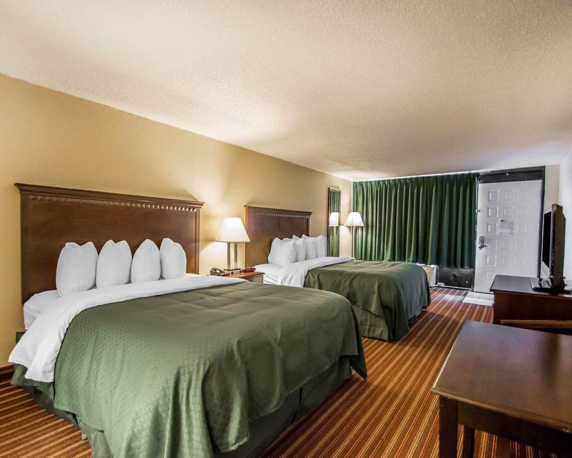 Quality Inn & Suites At Tropicana Field St. Petersburg Luaran gambar